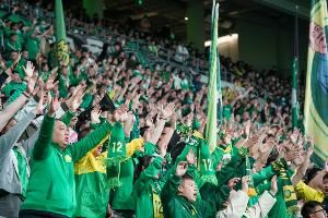 北京媒体人：北京当地俱乐部除国安外，目前必须依托社区才能生存图片