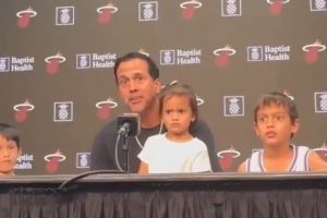 房子被大火完全烧毁！斯波：谢天谢地 家人和狗狗安然无恙最重要